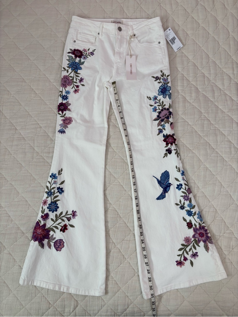 Driftwood Farrah Embroidered Flare Leg Jeans Sz 26 NWT - - Picture 6 of 16